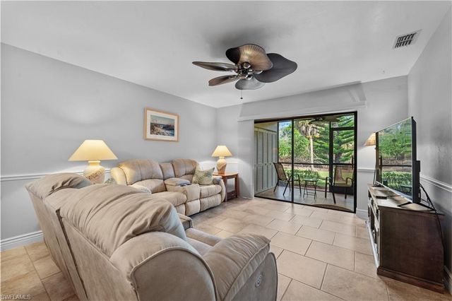 8430 Charter Club CIR 3, Fort Myers, FL 33919