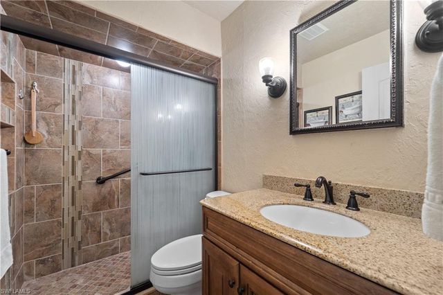 8430 Charter Club CIR 3, Fort Myers, FL 33919