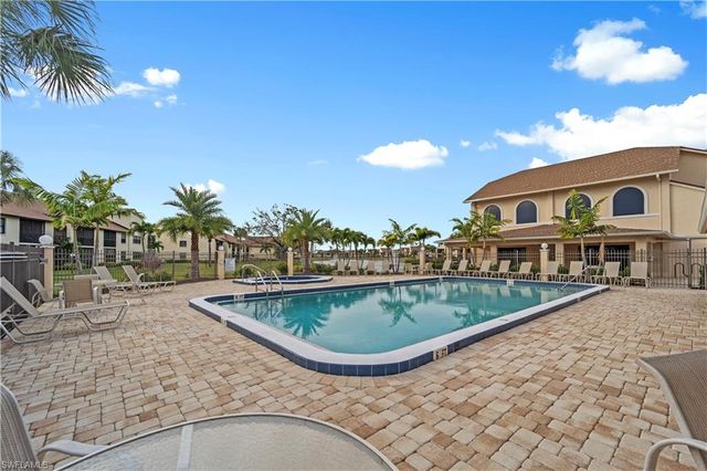 8430 Charter Club CIR 3, Fort Myers, FL 33919
