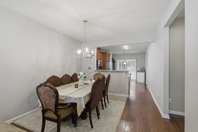 2106 Traemoor Village Ct, Nashville, TN 37209