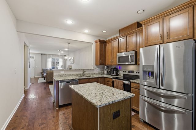 2106 Traemoor Village Ct, Nashville, TN 37209