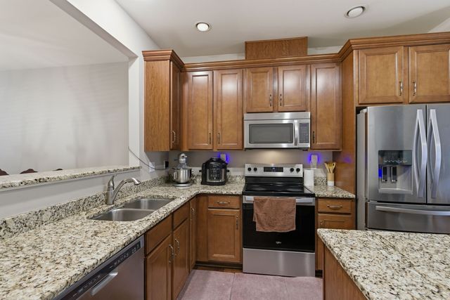 2106 Traemoor Village Ct, Nashville, TN 37209