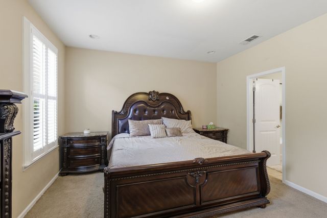 2106 Traemoor Village Ct, Nashville, TN 37209
