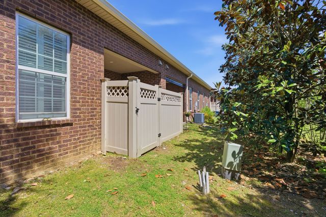 2106 Traemoor Village Ct, Nashville, TN 37209