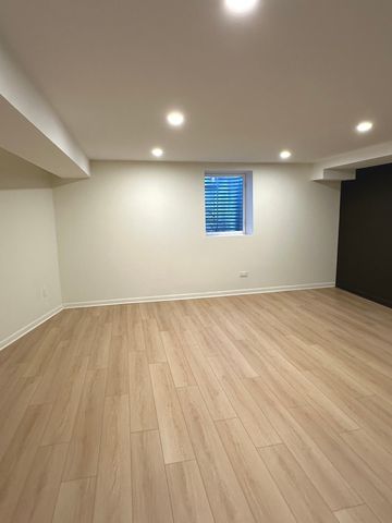 821 W Manor Court, Glenwood, IL 60425