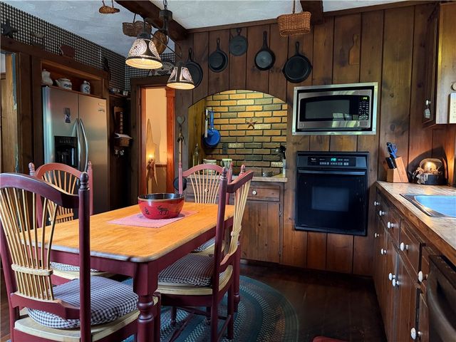 24 Victory Highway Highway, Glocester, RI 02814