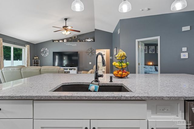6879 Fort Deposit Dr, Pensacola, FL 32526