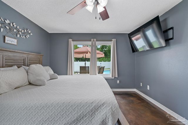 6879 Fort Deposit Dr, Pensacola, FL 32526