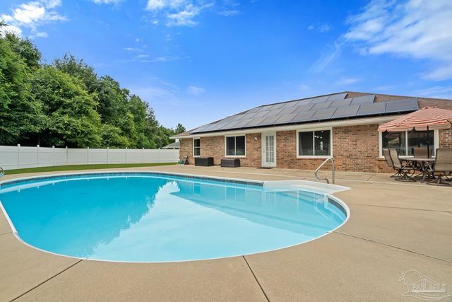 6879 Fort Deposit Dr, Pensacola, FL 32526