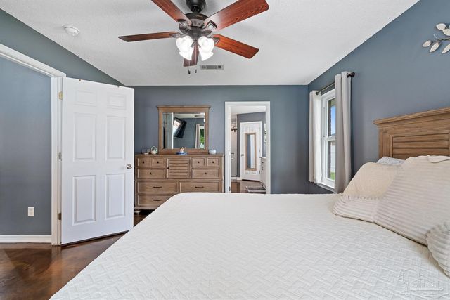 6879 Fort Deposit Dr, Pensacola, FL 32526