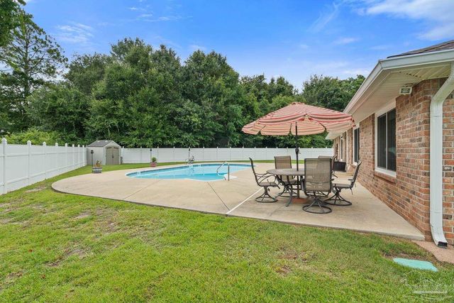6879 Fort Deposit Dr, Pensacola, FL 32526