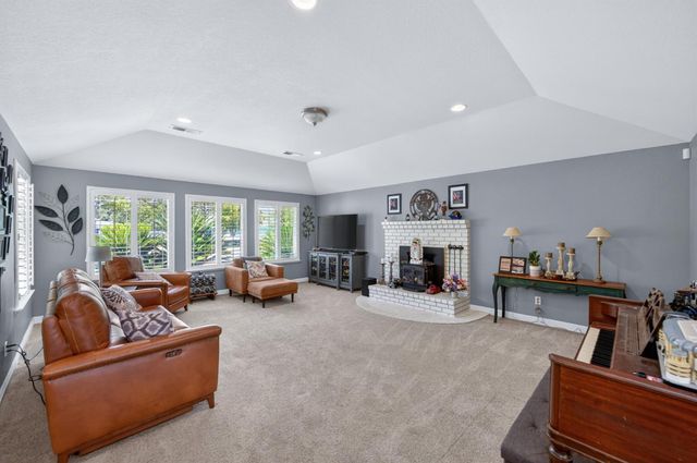 6503 W Rialto Avenue, Fresno, CA 93723