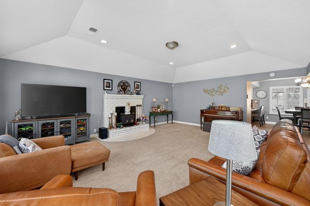 6503 W Rialto Avenue, Fresno, CA 93723