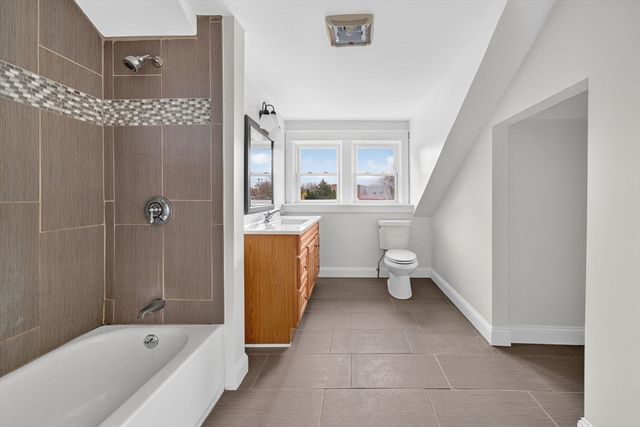 228 Dickinson St, Fall River, MA 02721