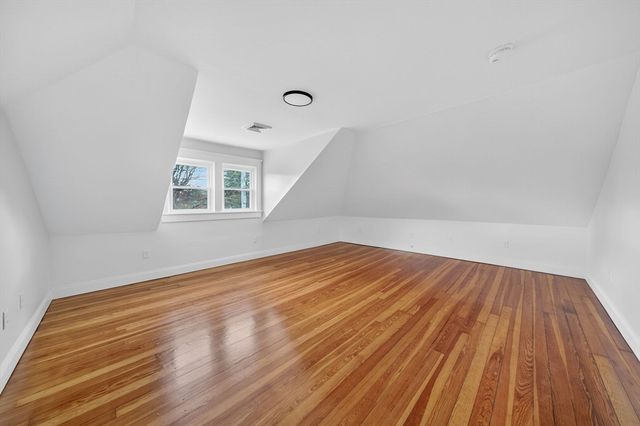 228 Dickinson St, Fall River, MA 02721