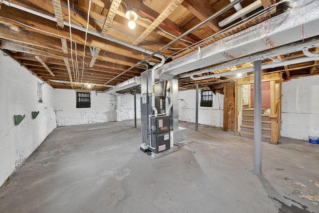 228 Dickinson St, Fall River, MA 02721