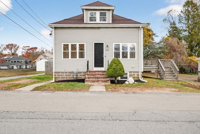 228 Dickinson St, Fall River, MA 02721