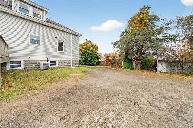 228 Dickinson St, Fall River, MA 02721