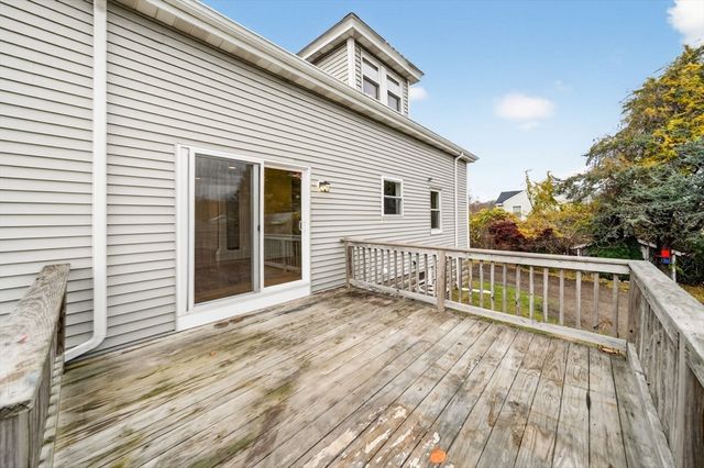 228 Dickinson St, Fall River, MA 02721
