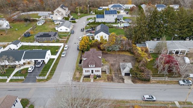 228 Dickinson St, Fall River, MA 02721