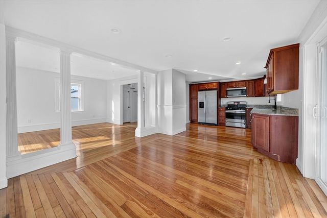 228 Dickinson St, Fall River, MA 02721