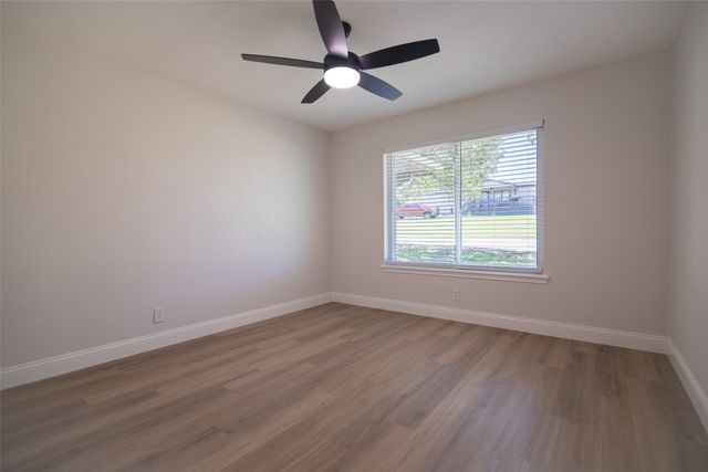 601 N Rosenstein Street, Bells, TX 75414