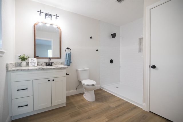 601 N Rosenstein Street, Bells, TX 75414