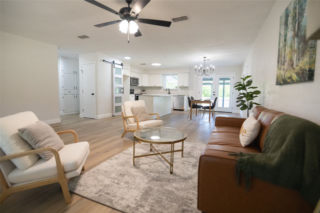 601 N Rosenstein Street, Bells, TX 75414