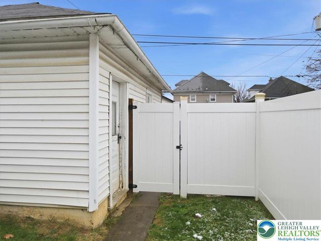 264 10th Avenue, Bethlehem City, PA 18018