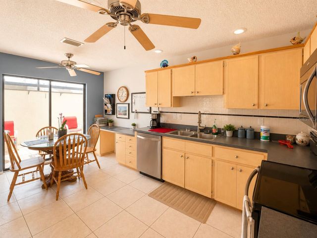 14 IDLE SANDS DRIVE, Venice, FL 34293