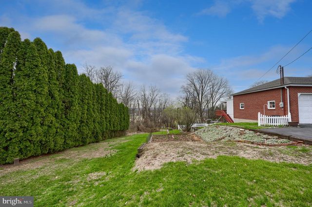 3020 TUNNEL HILL RD, Lebanon, PA 17046