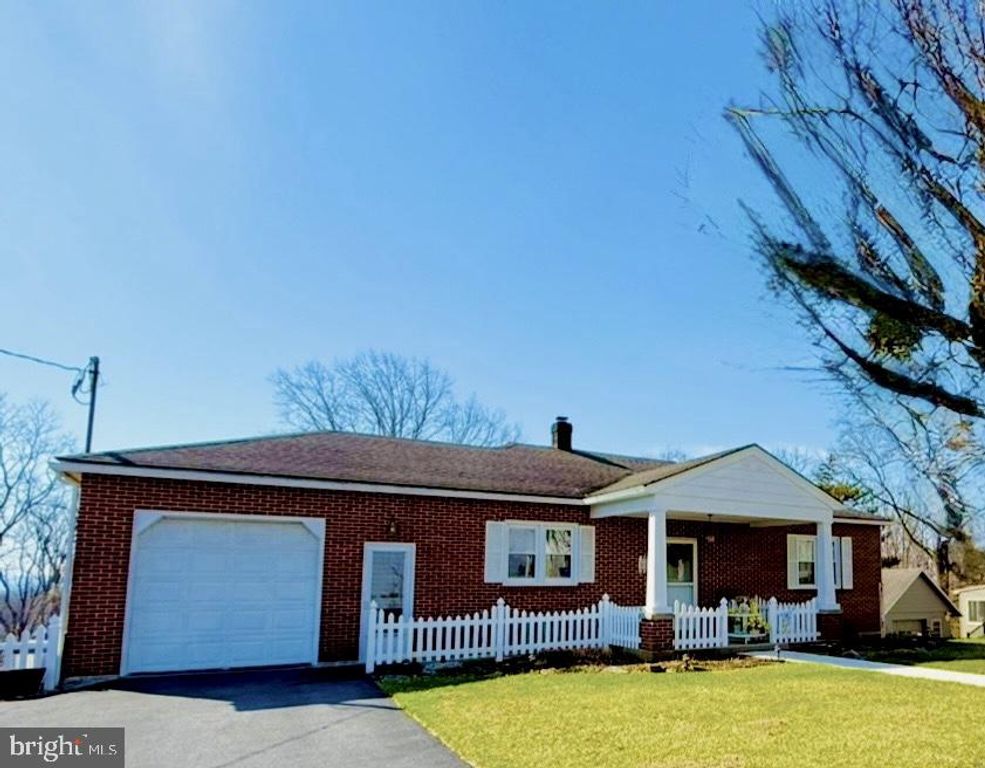 3020 TUNNEL HILL RD, Lebanon, PA 17046