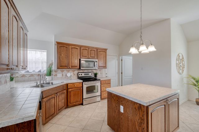 341 Brown RD, Mcdade, TX 78650