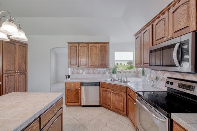 341 Brown RD, Mcdade, TX 78650