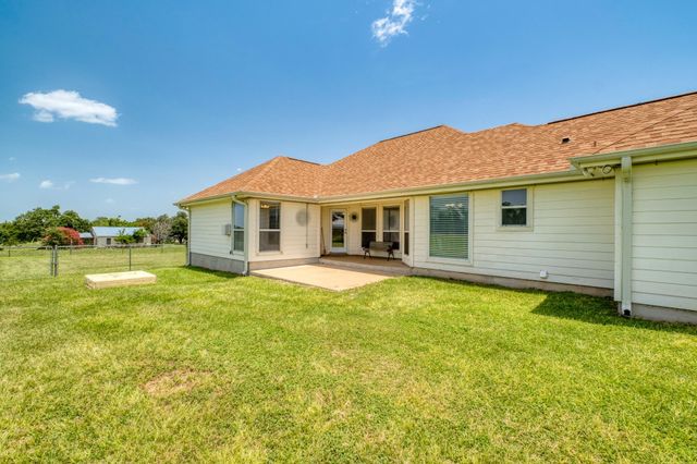 341 Brown RD, Mcdade, TX 78650