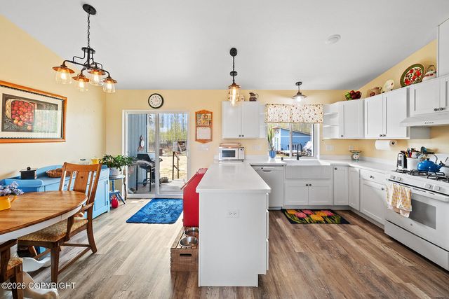 4008 S Preston Hills Drive, Wasilla, AK 99654