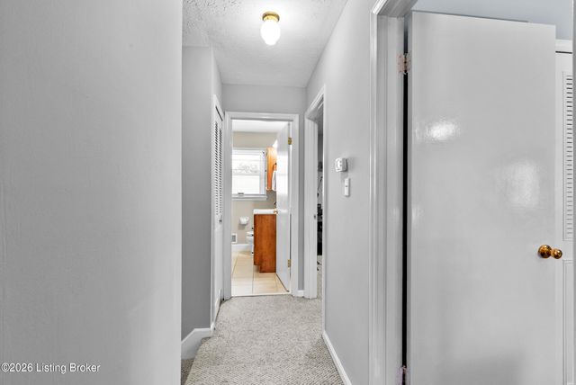 9208 Lethborough Dr, Louisville, KY 40299