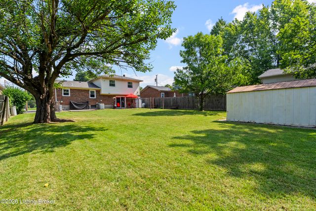 9208 Lethborough Dr, Louisville, KY 40299