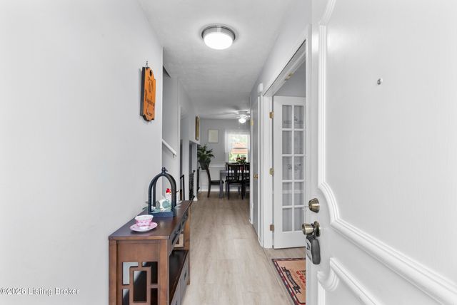 9208 Lethborough Dr, Louisville, KY 40299