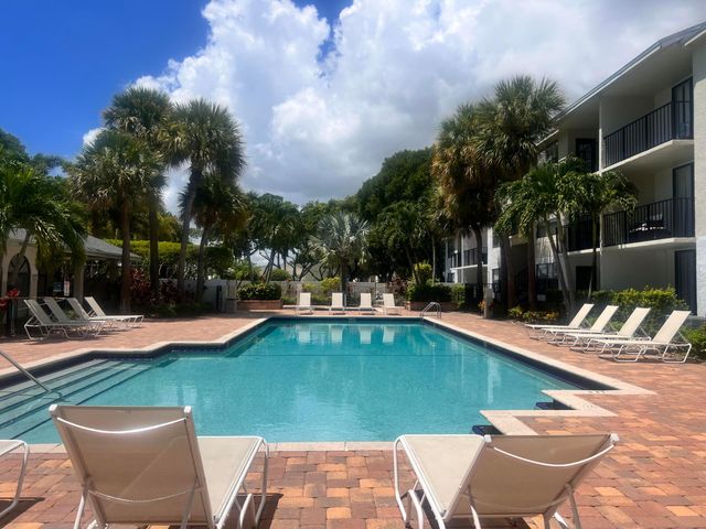 718 Executive Center Drive 111, West Palm Beach, FL 33401