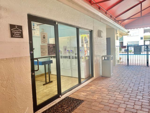 718 Executive Center Drive 111, West Palm Beach, FL 33401