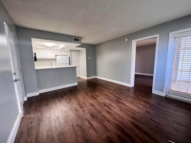 718 Executive Center Drive 111, West Palm Beach, FL 33401