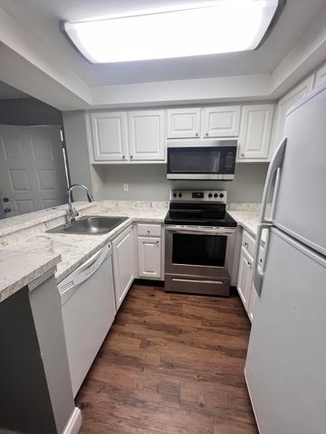 718 Executive Center Drive 111, West Palm Beach, FL 33401