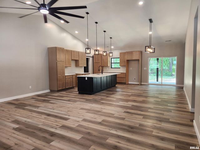 14063 N LINK Lane, Mt Vernon, IL 62864