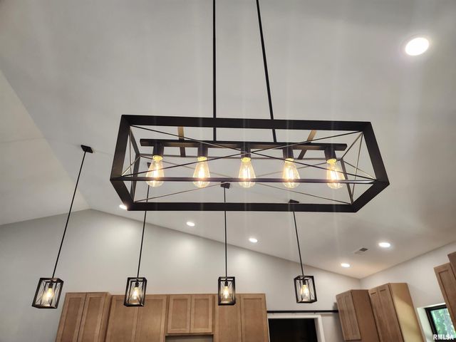 14063 N LINK Lane, Mt Vernon, IL 62864