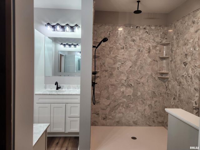 14063 N LINK Lane, Mt Vernon, IL 62864