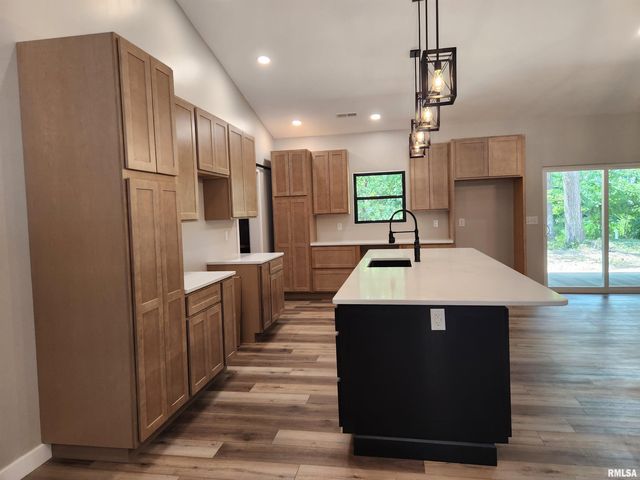 14063 N LINK Lane, Mt Vernon, IL 62864