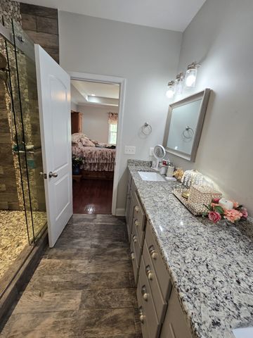 104 Yates Dr, Bon Aqua, TN 37025