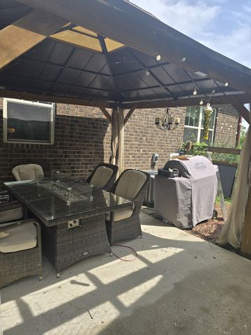 104 Yates Dr, Bon Aqua, TN 37025