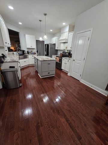 104 Yates Dr, Bon Aqua, TN 37025